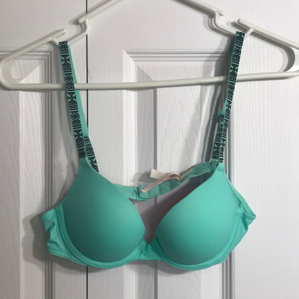 Victoria’s Secret Pink Wear Everywhere Push Up Bra